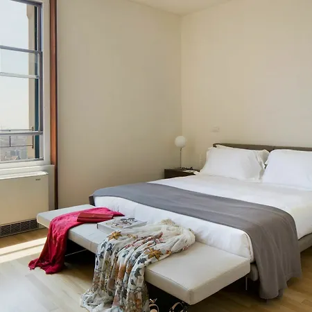 Domux Torre Velasca 2*