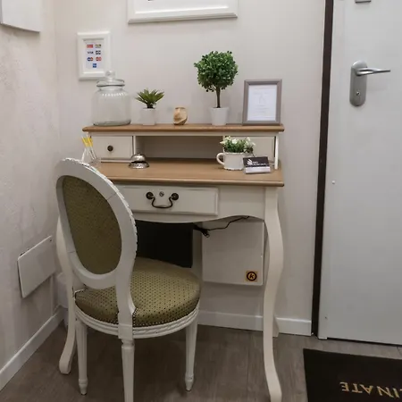 Bed Linate Πανσιόν 4*