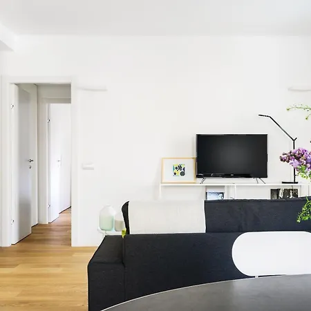 Joivy Stylish 1-bedroom Flat