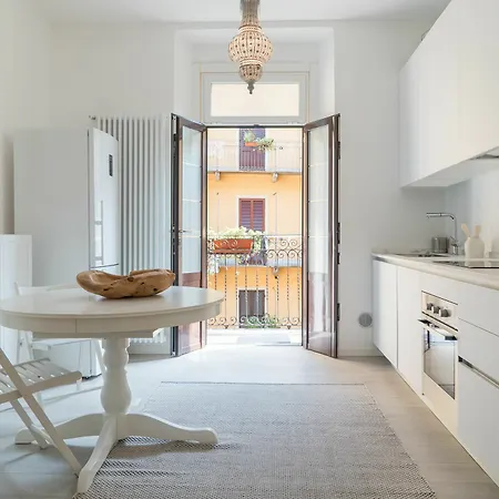 Charming Milanese Apartment *