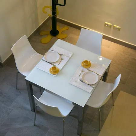 Versoverde Alzaia Naviglio Grande 2* Milan