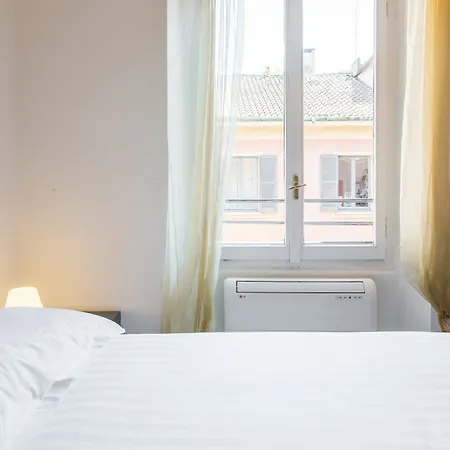 Easyhomes - San Babila Monforte Lägenhet *