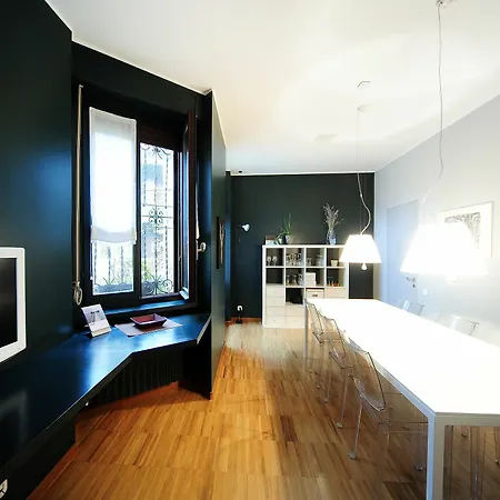 Urban District - Isola Exclusive 1br Apartment *