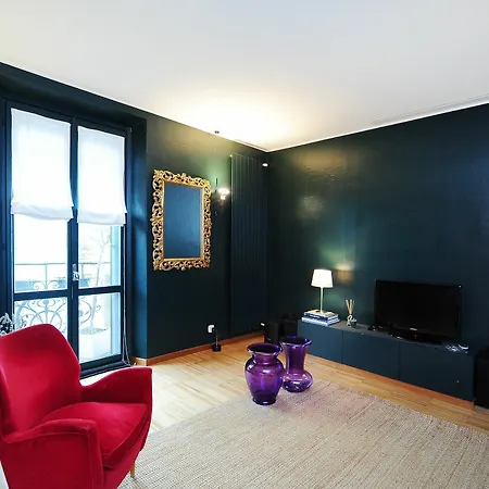 Urban District - Isola Exclusive 1br Apartment *