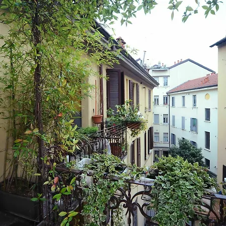 Urban District - Isola Exclusive 1br *