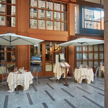Hotell Sina De La