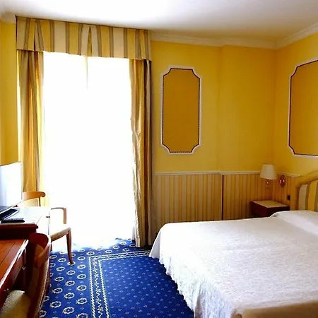 Отель Andreola 4*