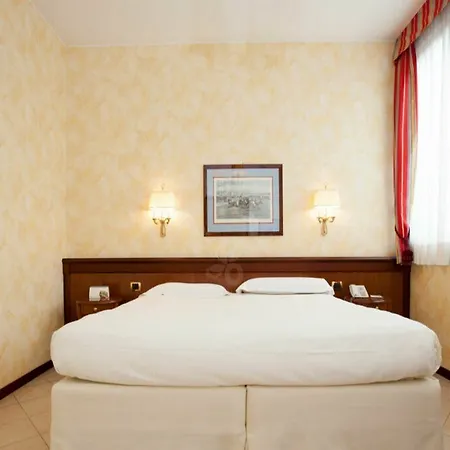 Unaway And Linea Uno Hotel