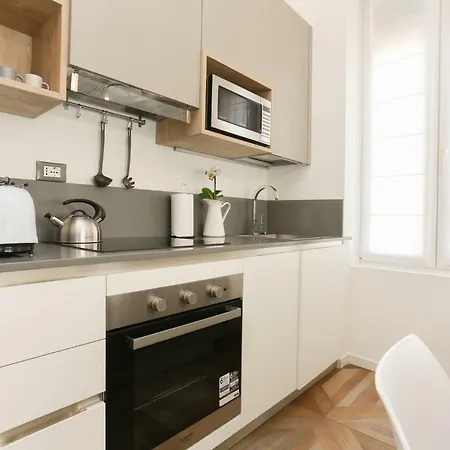 The Rent - Modern Near Bocconi アパート *