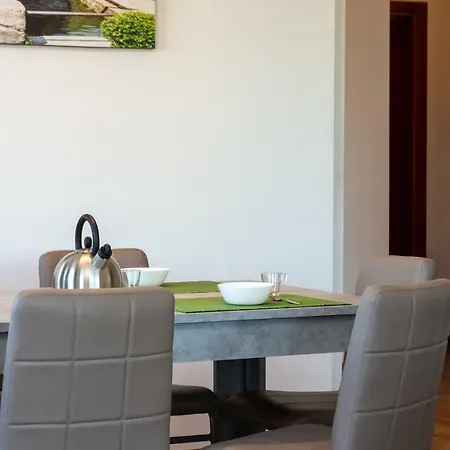 Apartment Vittoria 6 *