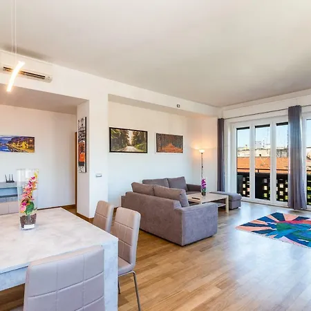 Vittoria 6 Apartment *