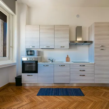Vittoria 4 Apartment *