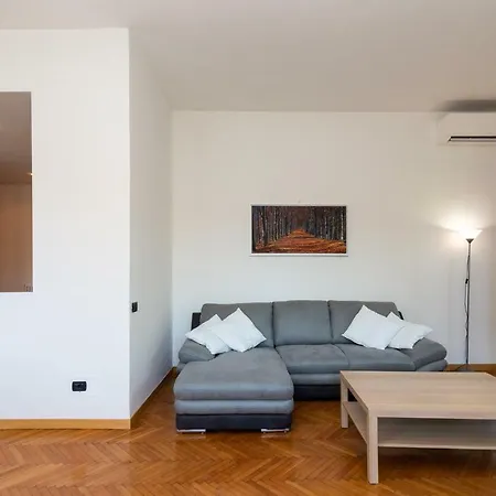 Vittoria 4 Apartment Milan