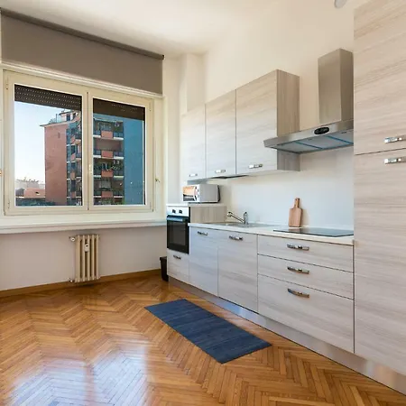 Vittoria 4 * Milan