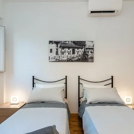 Vittoria 4 Apartment Milan