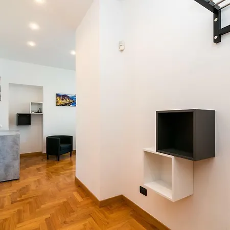 Vittoria 4 Apartment