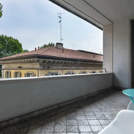 5 Bedrooms In The City Center *
