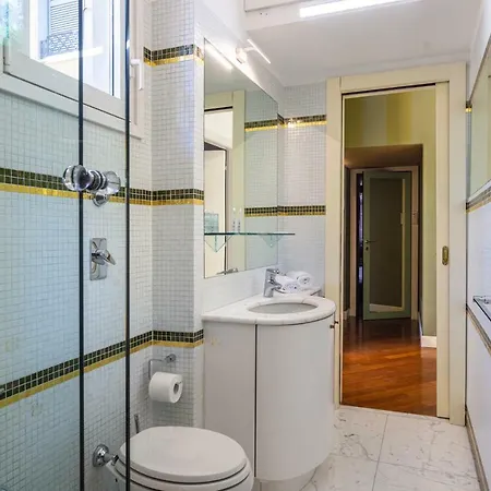 Apartamento 5 Bedrooms In The City Center