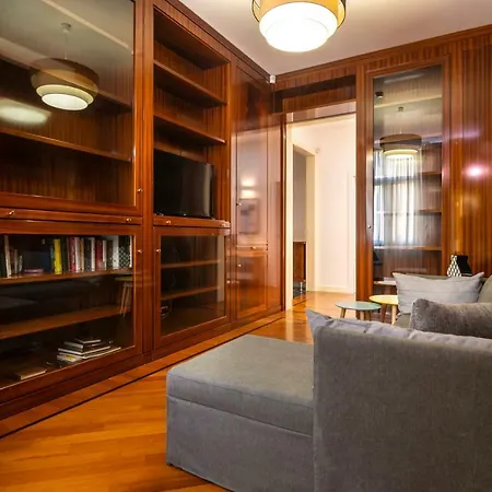 Apartamento 5 Bedrooms In The City Center
