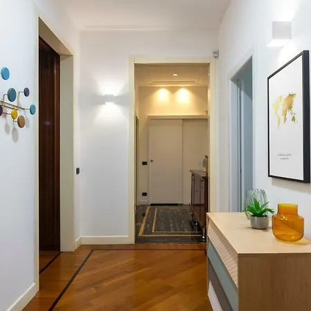 Apartment 5 Bedrooms In The City Center *