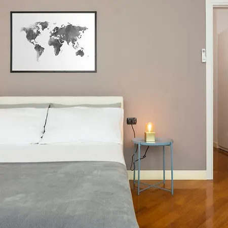 5 Bedrooms In The City Center Milan
