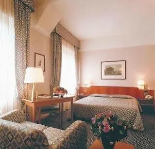 Ascot Отель 4*