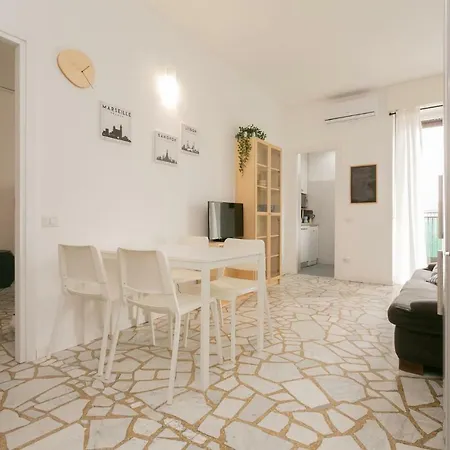 The Rent - Maciachini Two Bedroom Milan