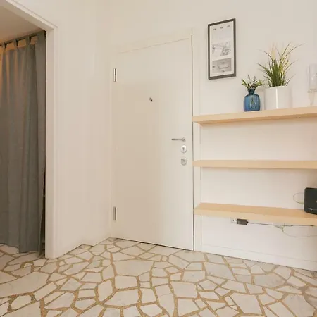 The Rent - Maciachini Two Bedroom Apartment Milan