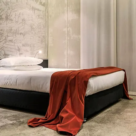 Straf, Milan, A Member Of Design Hotel 4*