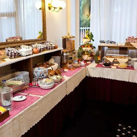 Alga Hotel 3*