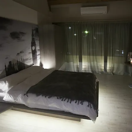 Hotel Seven