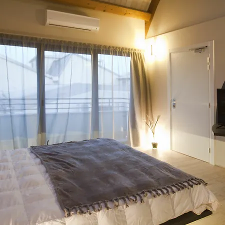 Hotel Seven