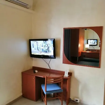 奥罗拉酒店 米兰