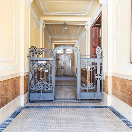 Suitelowcost - Station Apartment