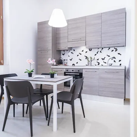 Hemeras Boutique Homes - Design Near Duomo Cathedral Apartment Milan