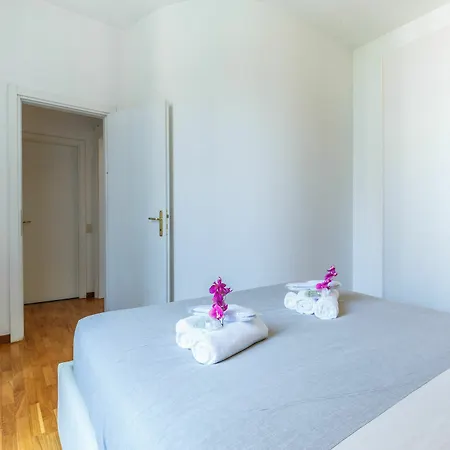 Suitelowcost - Station Apartment