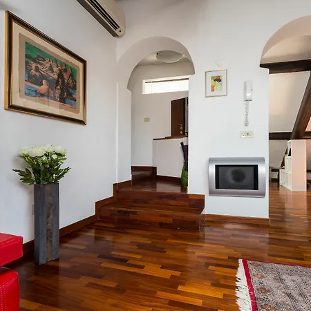 Penthouse Via Caradosso Appartamento