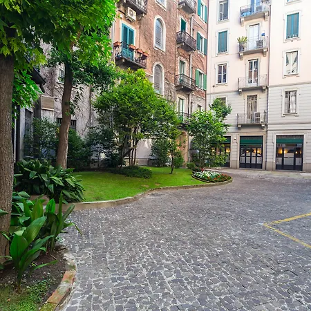 Penthouse Via Caradosso Milano