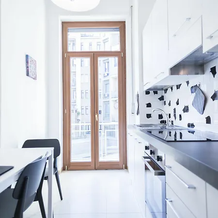 Hemeras Boutique Homes - Design Near Duomo Cathedral Apartment