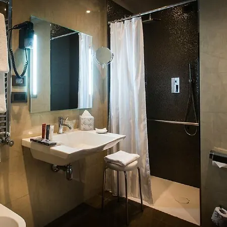 Uptown Palace Otel 4*