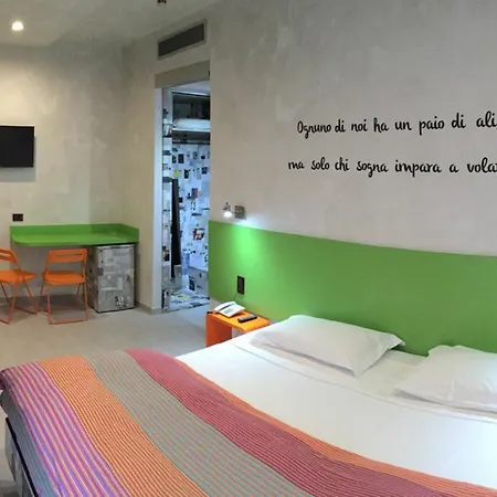 38 Hotell 3*