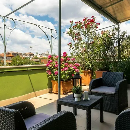 Altido The Lounge Balcony *