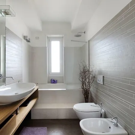 Lush Contemporary Flat, Wonderful And Wide Home With 3 Bedrooms, 6 Guests, By Houseinmilano *