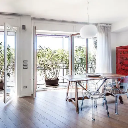 Lush Contemporary Flat Apartman