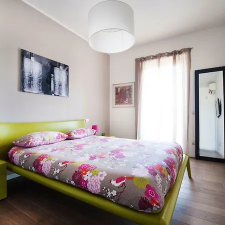 Lush Contemporary Flat Apartman *