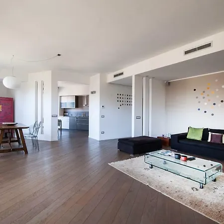 Apartment Lush Contemporary Flat, Wonderful With 3 Bedrooms, 6 Guests Mailand