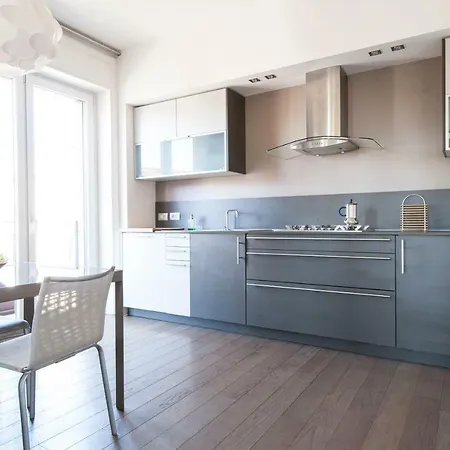 Lush Contemporary Flat, Wonderful And Wide Home With 3 Bedrooms, 6 Guests, By Houseinmilano * Milano