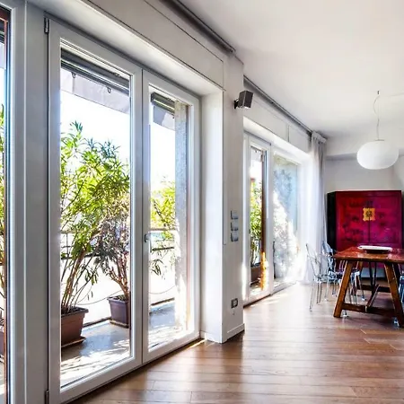 Lush Contemporary Flat Apartman *