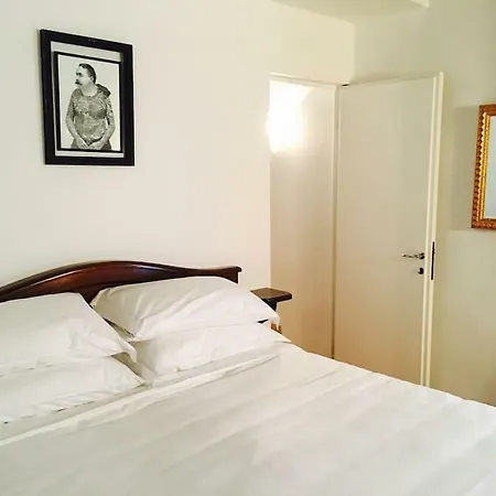 SUITE (bedroom&living room) Lejlighed