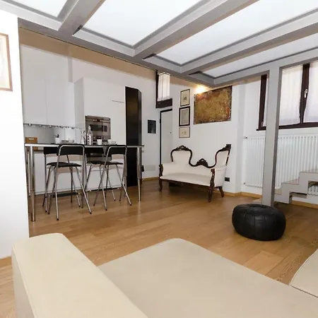 Design Loft Porta Romana 公寓